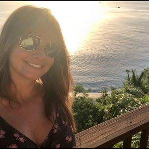 Meet your Posher, Danielle